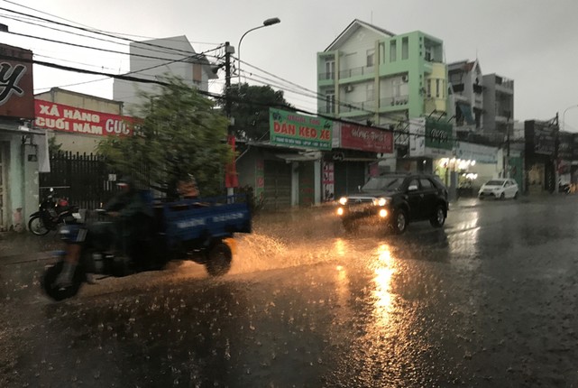 Anh: Sai Gon ngap nang sau nhieu ngay mua trai mua tam ta